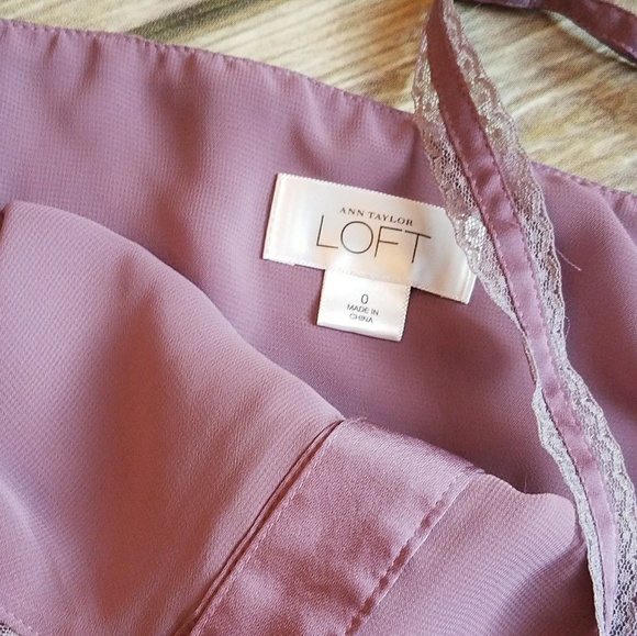 Ann Taylor LOFT Satiny Lace Trim Cami Top Size 0 Adjustable Straps Silky Blouse - Picture 4 of 4